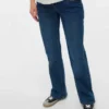 Bootcut-Jeans mit ausgestelltem Schnitt und mittlerer Leibhöhe