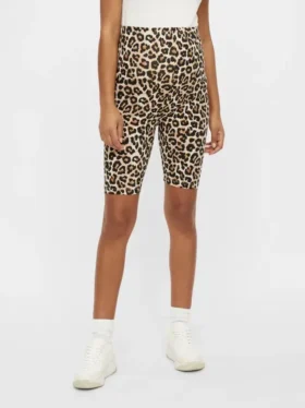 Eng anliegende Shorts