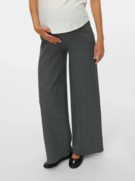 Hose mit ausgestelltem Schnitt
