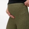 Hose mit ausgestelltem Schnitt und hoher Leibhöhe