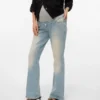 Jeans mit ausgestelltem Schnitt