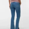 Jeans mit ausgestelltem Schnitt