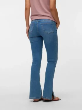 Jeans mit ausgestelltem Schnitt