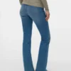 Jeans mit ausgestelltem Schnitt