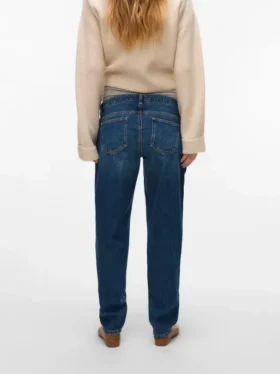 Jeans mit normaler Passform und mittlerer Taillenhöhe