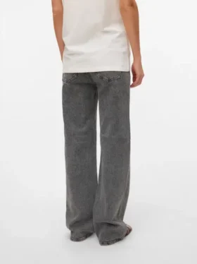 Jeans mit weitem Bein