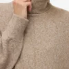 Pullover mit Rollkragen in regulärer Passform
