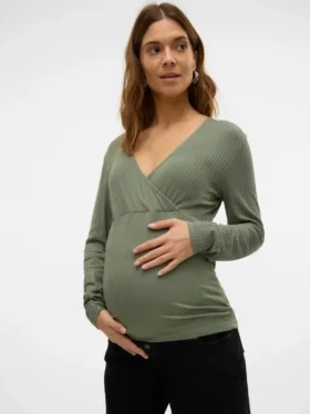 Top mit V-Ausschnitt in Regular-Fit