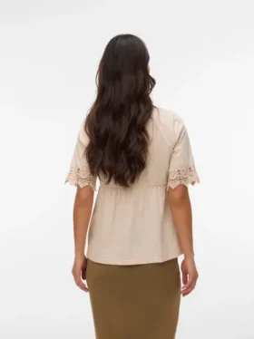 Top mit V-Ausschnitt in Regular-Fit