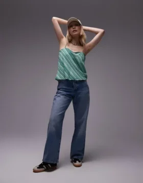 Topshop Jeans mit mittlerer Leibhöhe und lockerer Passform