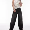 Topshop-Jeans mit niedriger Taille und lockerer Passform