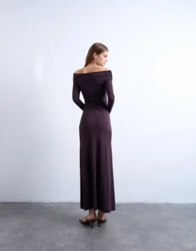 Tsjoy Langes Kleid