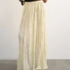 Tsthea Langrock mit hoher Taille
