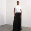Tsthea Langrock mit hoher Taille