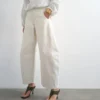 Tstilda Jeans mit mittlerer Leibhöhe und Barrel-Fit