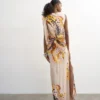 Tsvana Langes Kleid