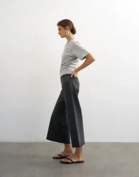 Tsvera High Rise Wide Fit – Cropped-Jeans