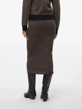 Vmaria Langrock mit hoher Taille