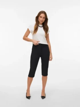 Vmciri Chinos mit mittlerer Leibhöhe