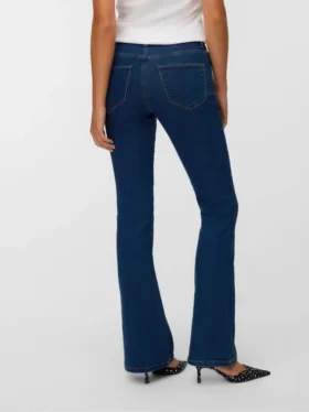 Vmelly Jeans mit mittlerer Leibhöhe und ausgestelltem Schnitt